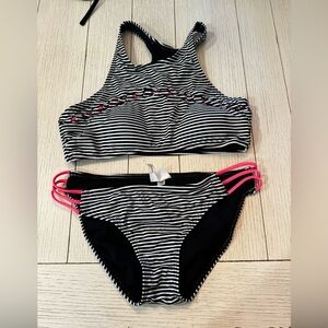 Women’s swim suit